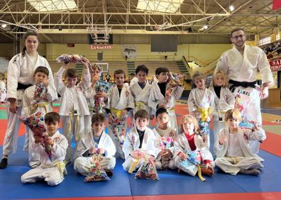 Imagen secundaria 1 - Multitudinaria primera jornada escolar de judo en Würzburg