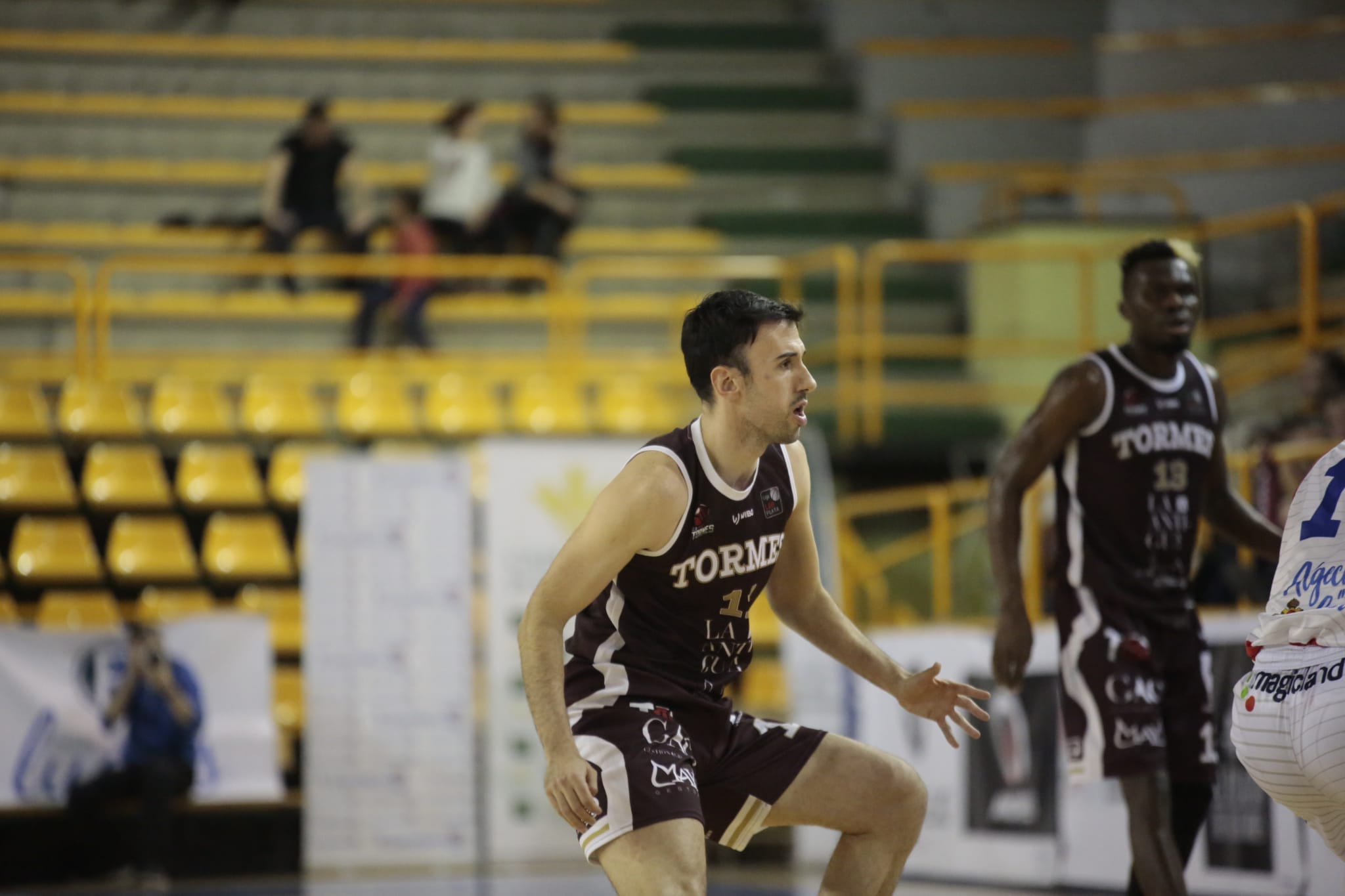 Fotos: La Antigua CB Tormes supera en un gran partido al Algeciras