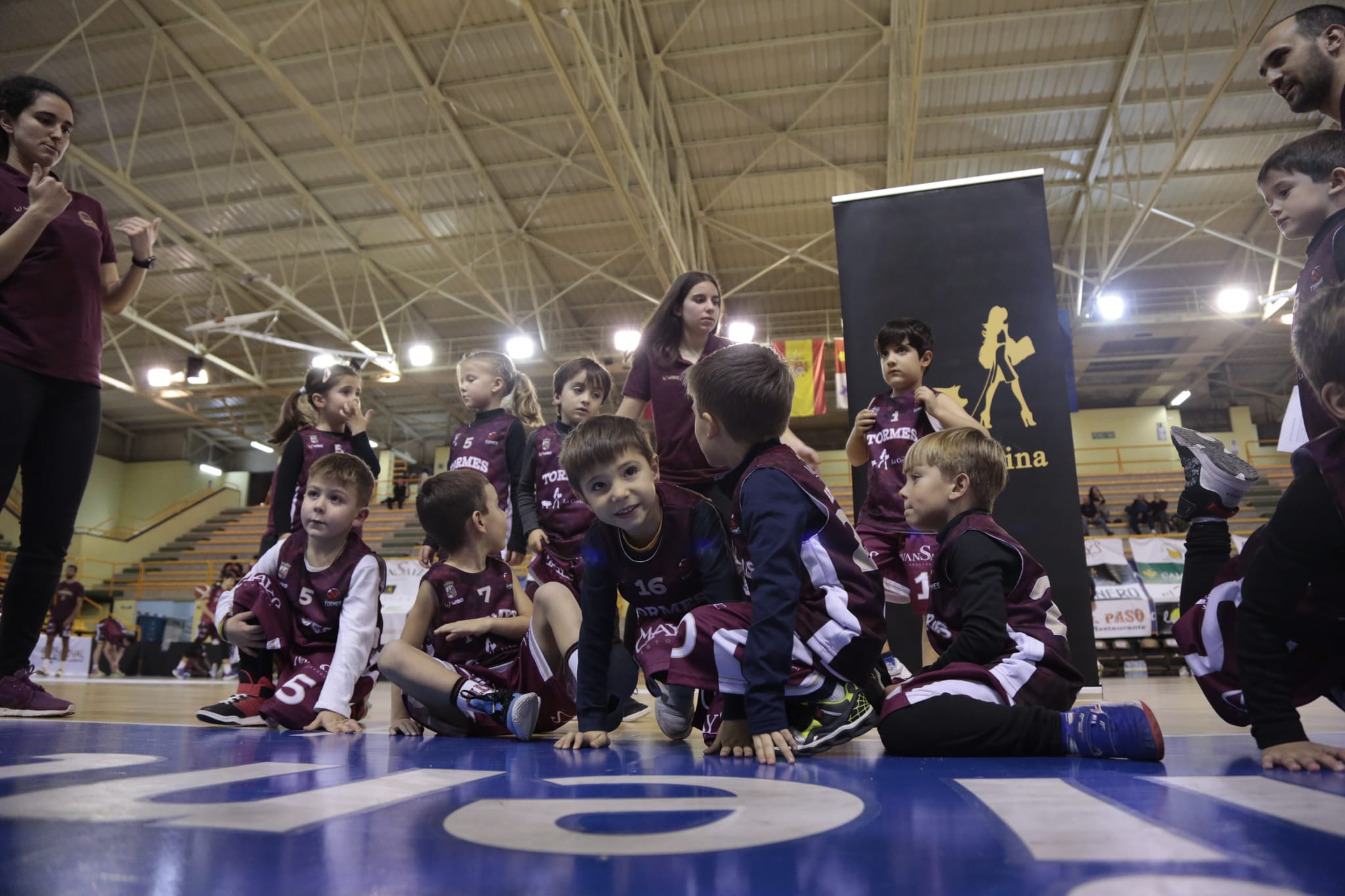 Fotos: La Antigua CB Tormes supera en un gran partido al Algeciras