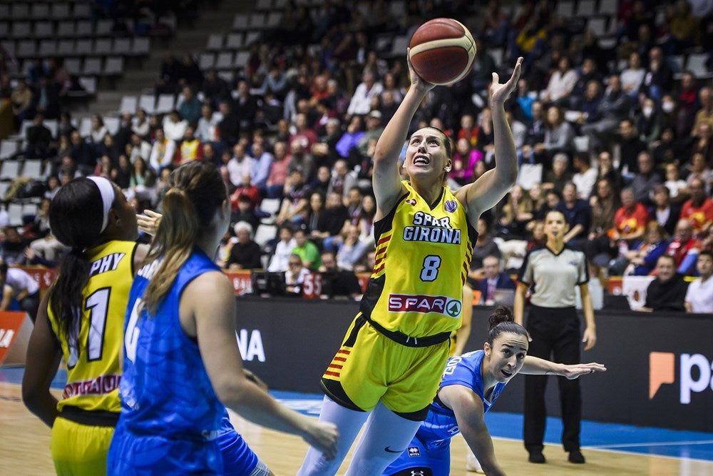 Fotos: Dura derrota para el Avenida en Girona en la Euroliga (74-48)
