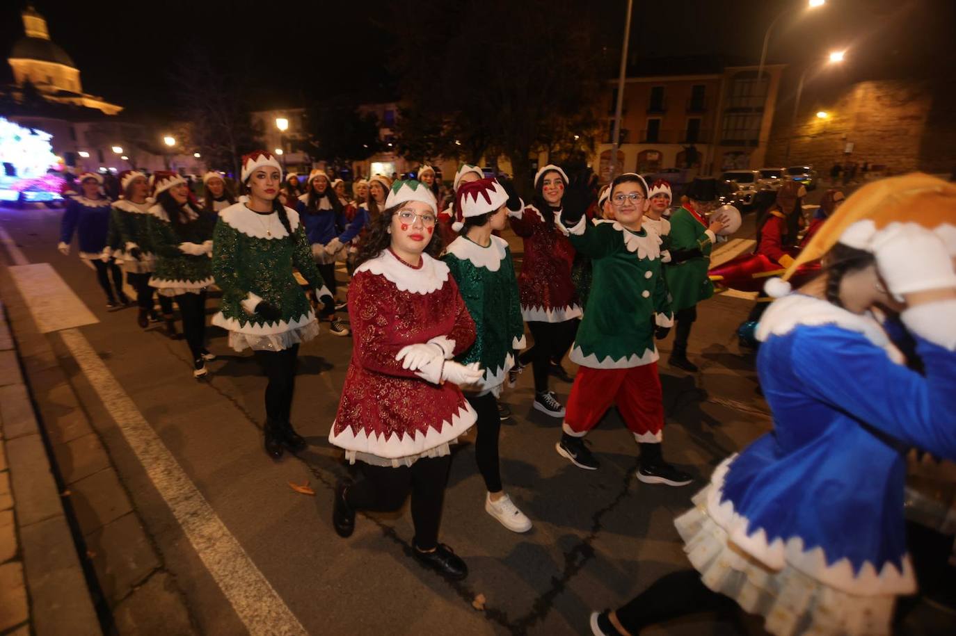 Fotos: La llegada de Papá Noel revoluciona a los más pequeños salmantinos