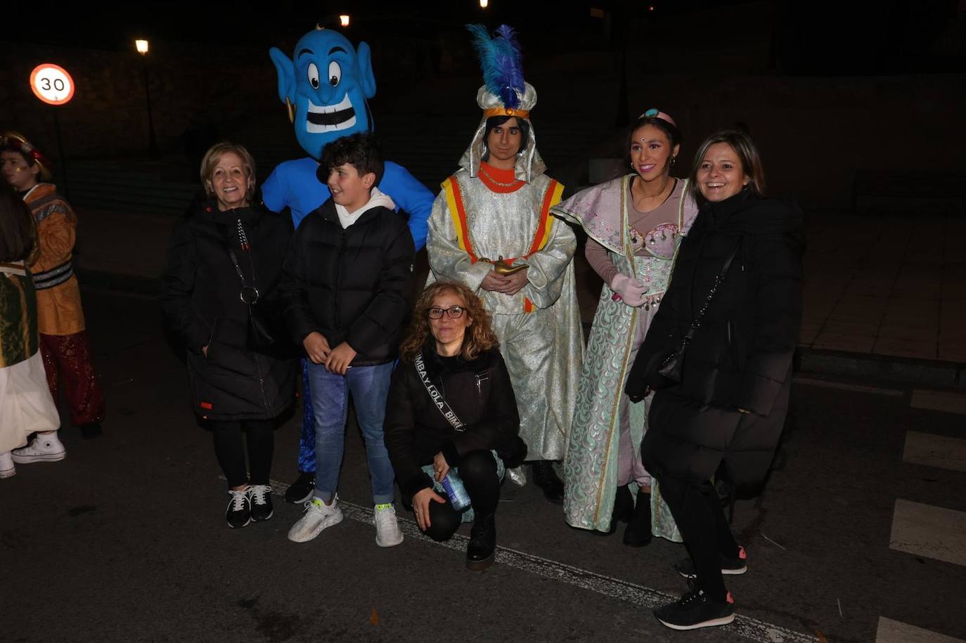 Fotos: La llegada de Papá Noel revoluciona a los más pequeños salmantinos