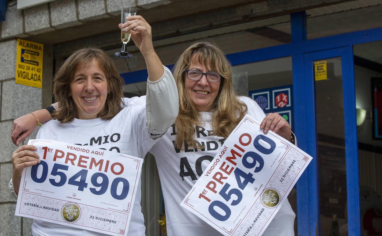 La administración de Hoyo de Pinares en Ávila reparte el Gordo. 