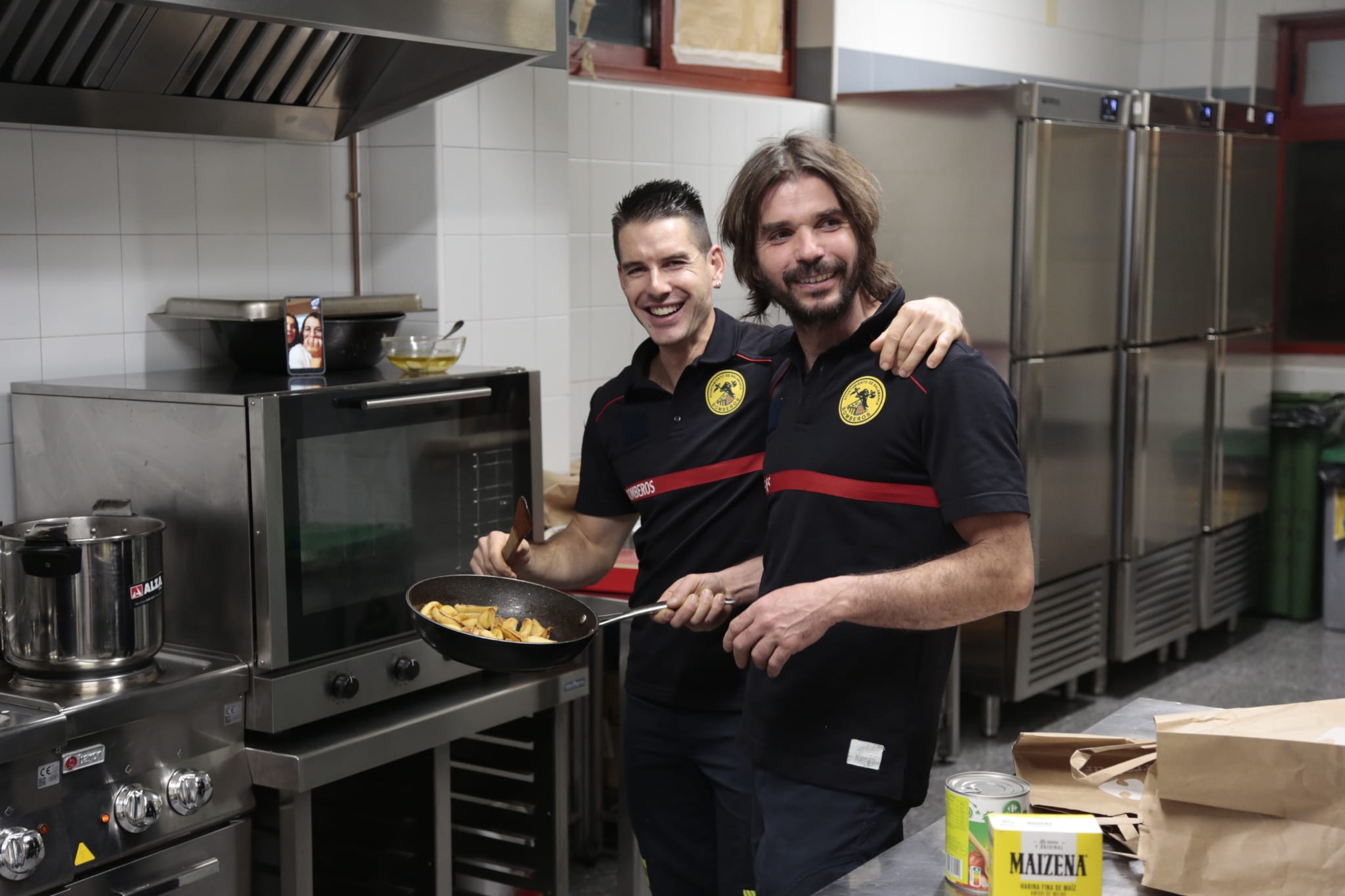 Fotos: Así pasaron la Nochebuena en el Comedor de los pobres, en Cáritas y los bomberos