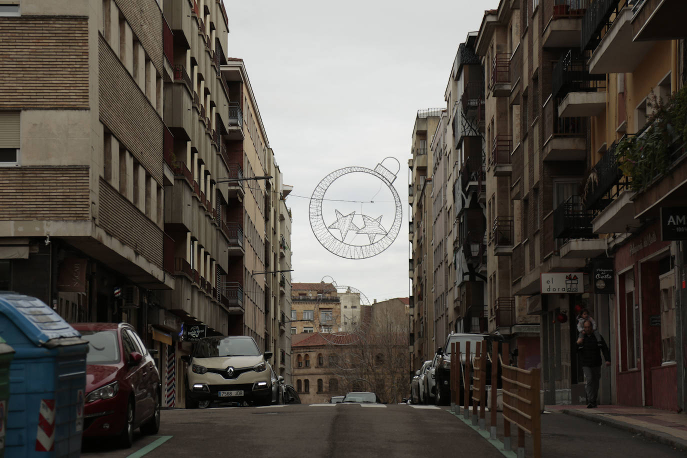Fotos: ZOES reclama más vegetación y menos coches para el barrio del Oeste