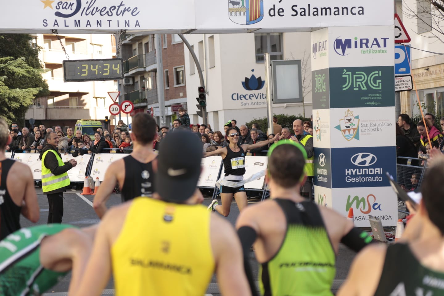 Fotos: Pablo Sánchez Gómez y Nuria Lugueros conquistan la XXXVIII San Silvestre Salmantina