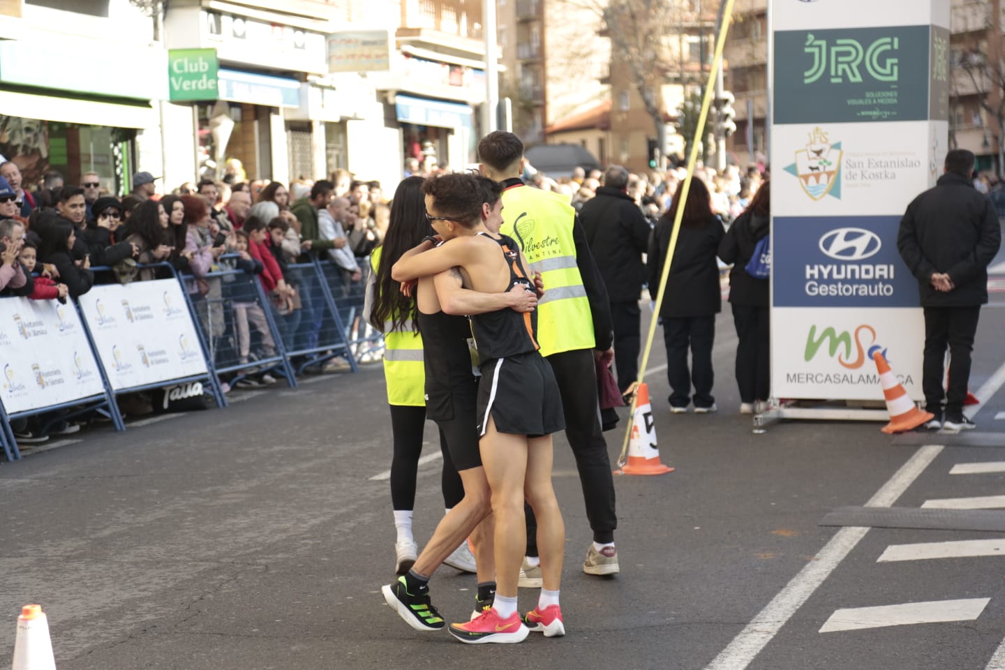 Fotos: Pablo Sánchez Gómez y Nuria Lugueros conquistan la XXXVIII San Silvestre Salmantina