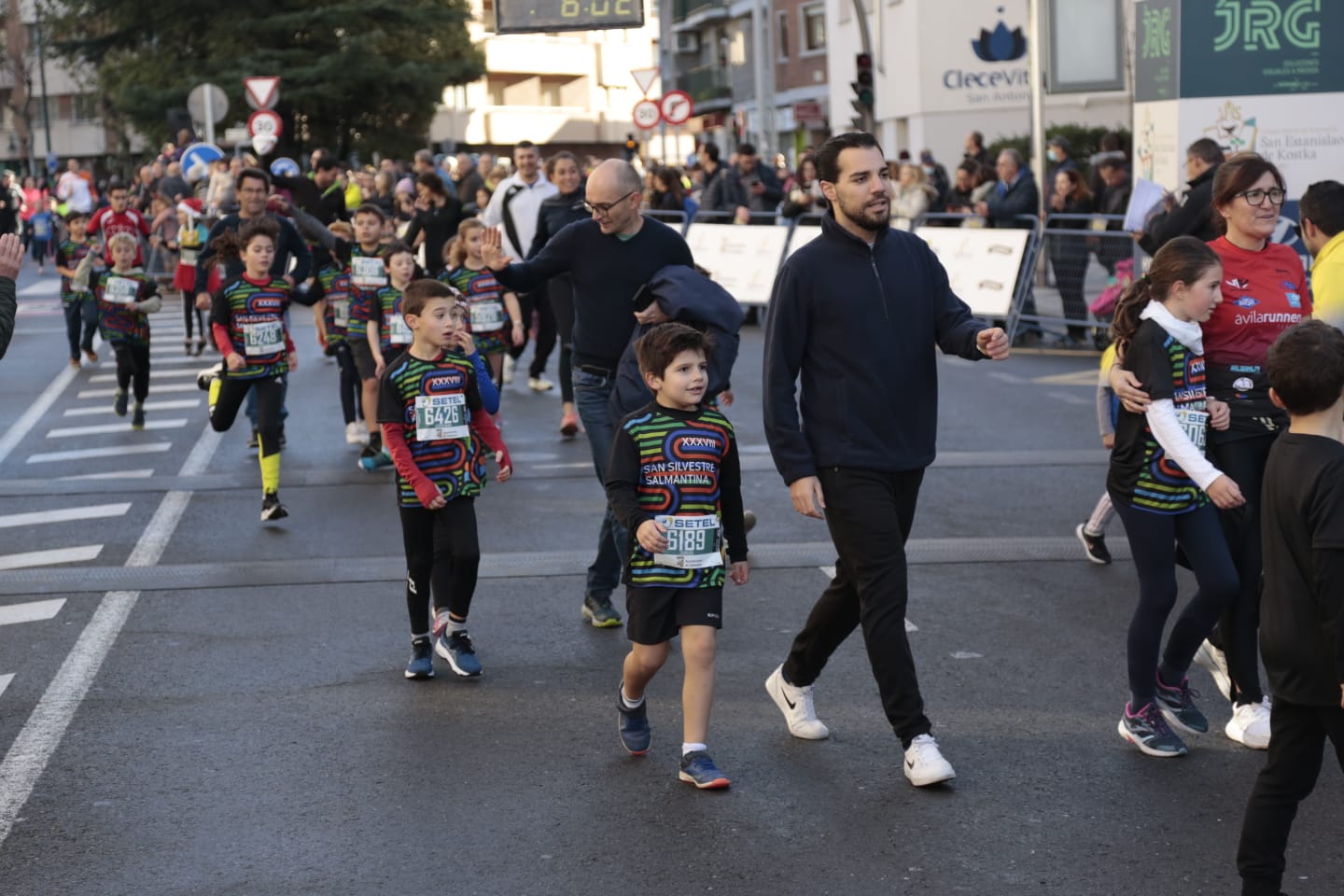 Fotos: Guillermo Perea y Paula Martínez ganan la carrera A de la San Silvestre