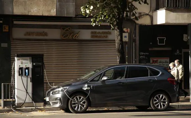 Salamanca tendrá que poner más puntos de recarga para coches eléctricos antes de cerrar al tráfico