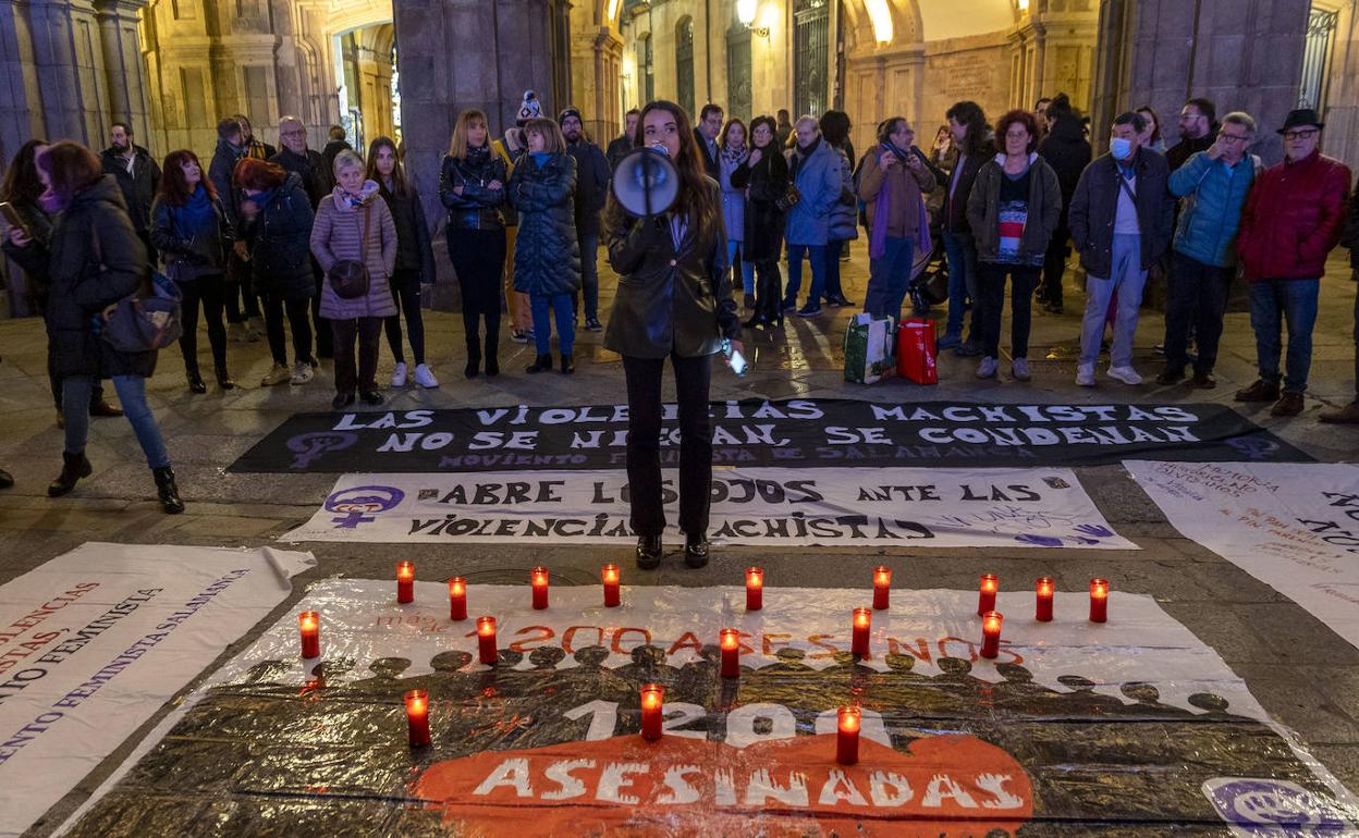 Concentración en la Plaza Mayor de Salamanca ante el aumento de asesinatos por violencia de género. 