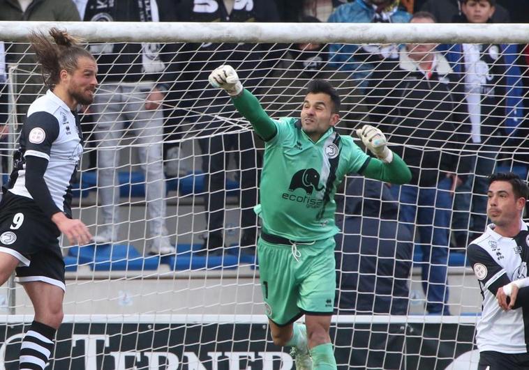 Unionistas, a por la tercera seguida ante el Linense para ganar calma
