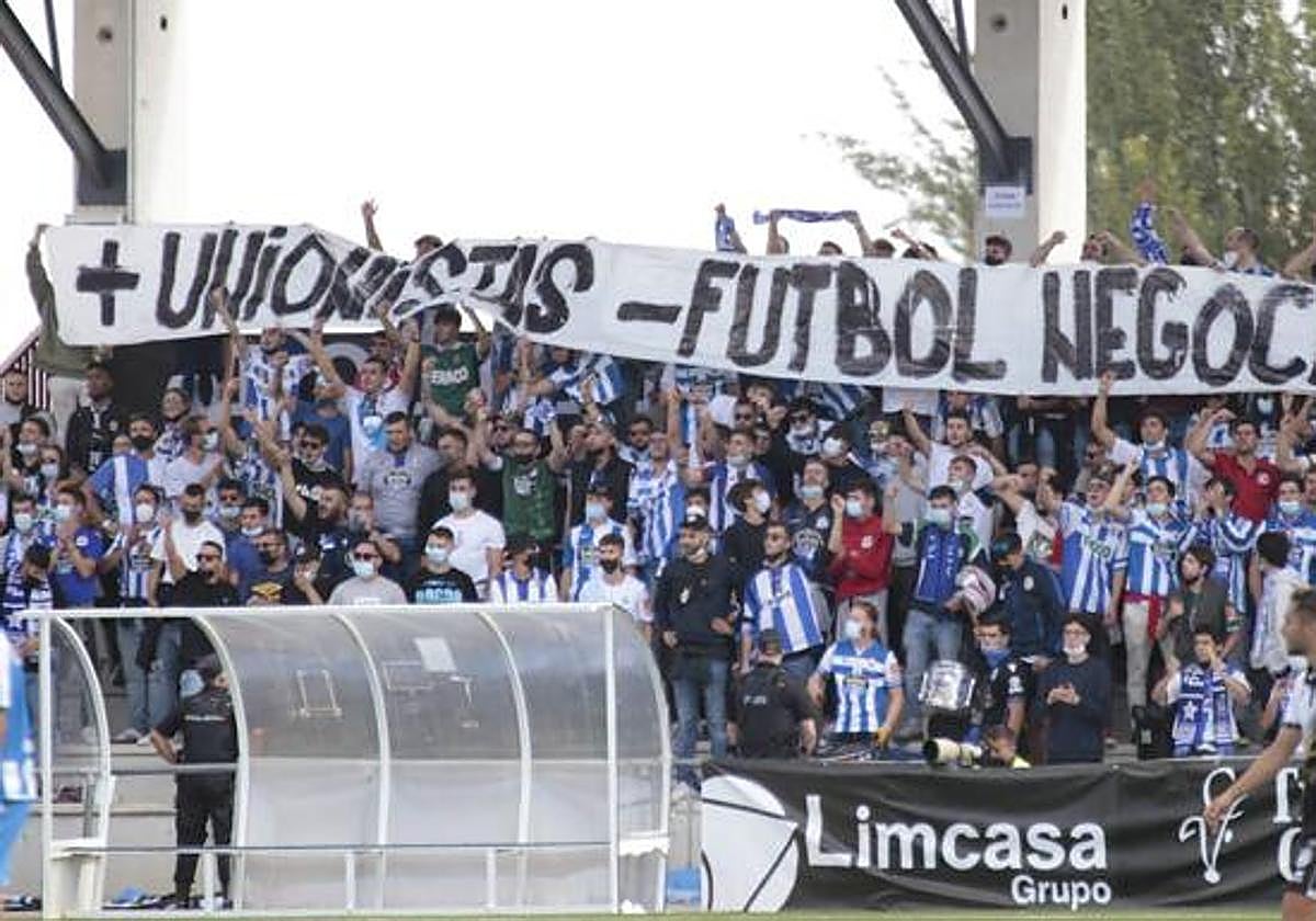 Seguidores del Deportivo en el Reina Sofía.