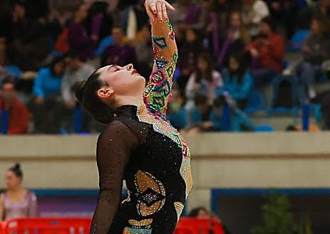 Imagen secundaria 1 - Pleno del Rítmica Salamanca metiendo a todas sus gimnastas en el Nacional