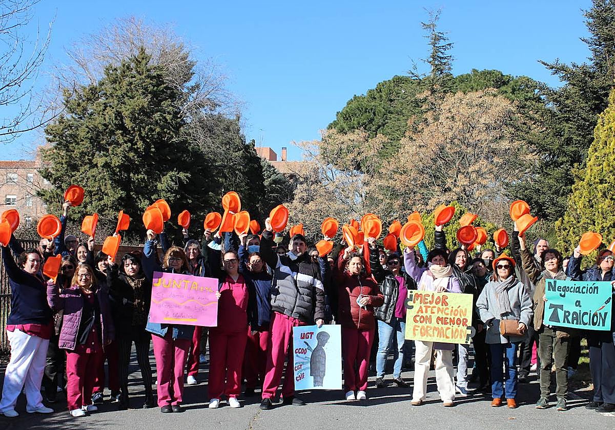Protesta de los Cuidadores Técnicos de Servicios Asistenciales en Salamanca.