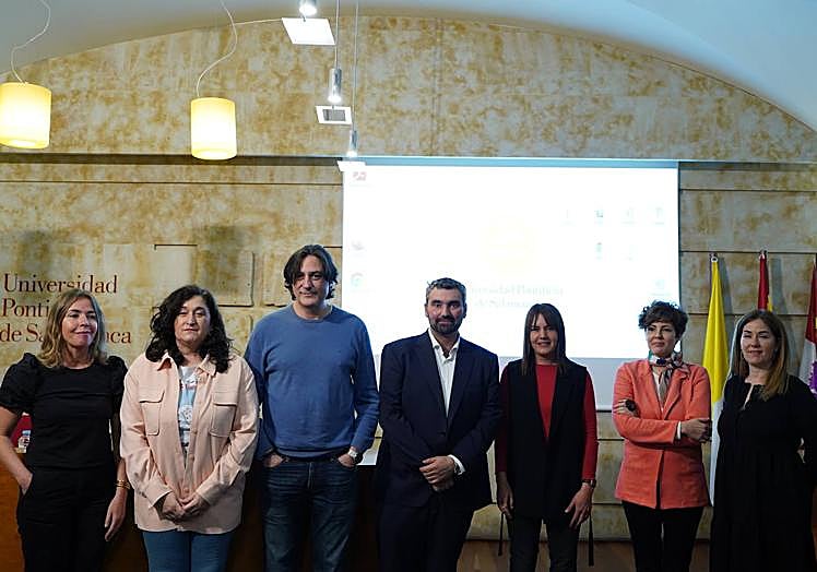 Participantes en la mesa redonda.