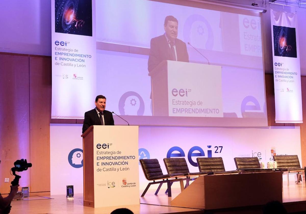 El consejero de Economía y Hacienda y portavoz, Carlos Fernández Carriedo, participa en la presentación de la Estrategia Emprendimiento e Innovación de Castlla y León 2027.