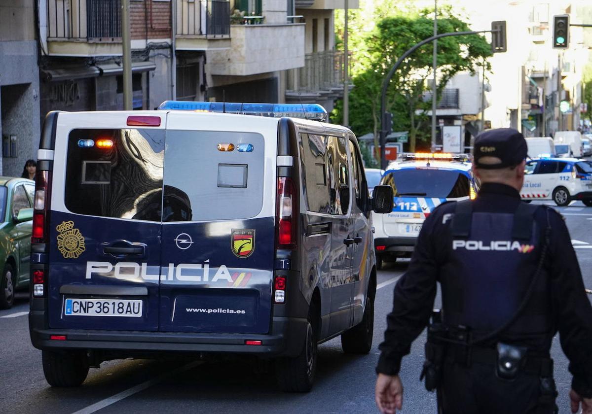 Agentes policiales en la capital.