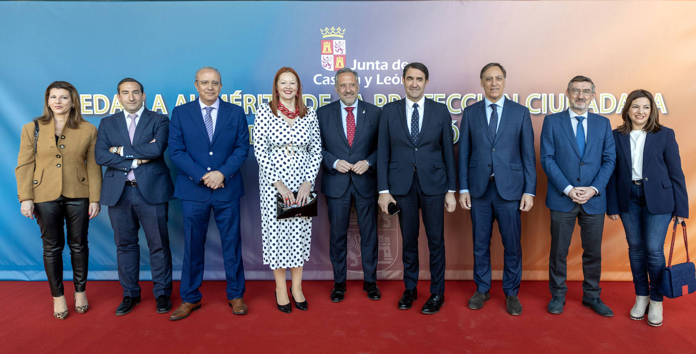 Imagen secundaria 1 - La Junta aplaude la actuación en situaciones de riesgo con las Medallas de Proteción Ciudadana