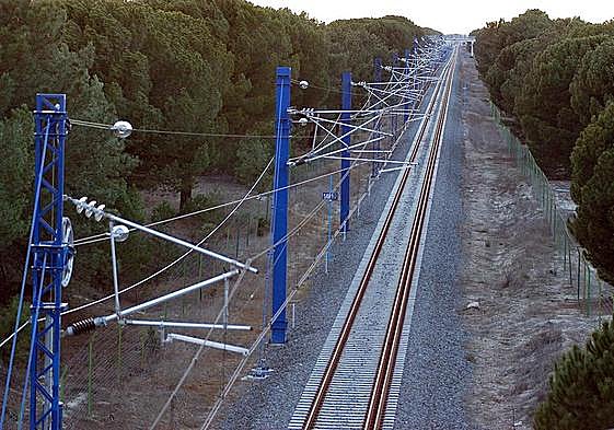 Las Cortes aprueban solicitar un mayor impulso a la electrificación de la vía Salamanca-Fuentes de Oñoro