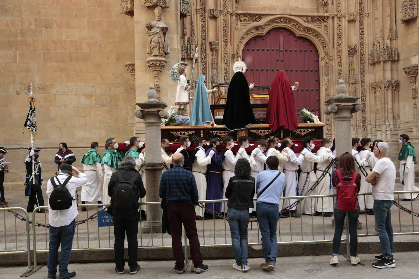 La Vera Cruz centra sus estrenos en la Virgen de la Amargura