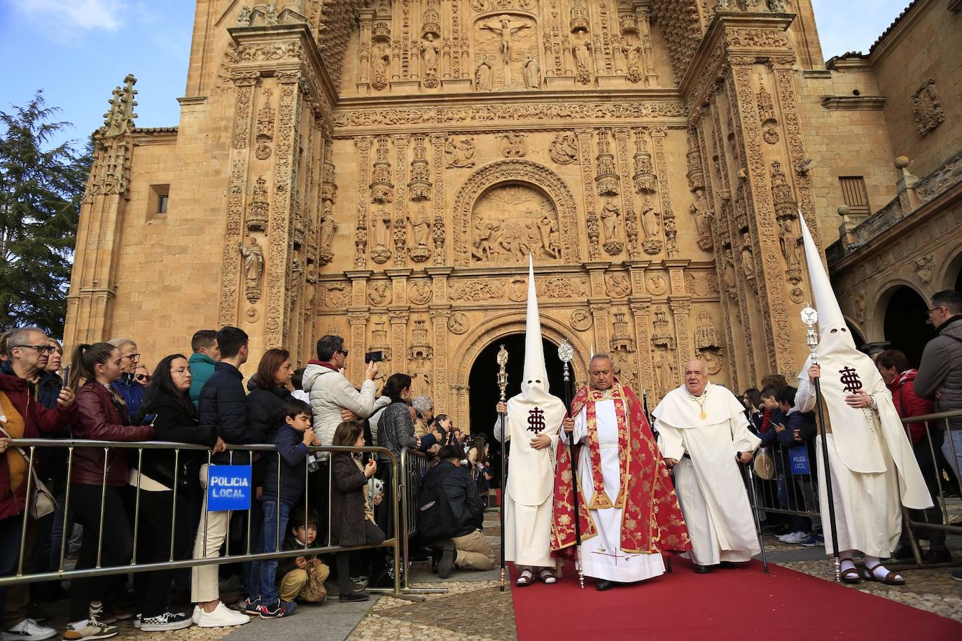 La Cofradía del Rosario hace brillar a Jesús de la Redención en el Sábado de Pasión