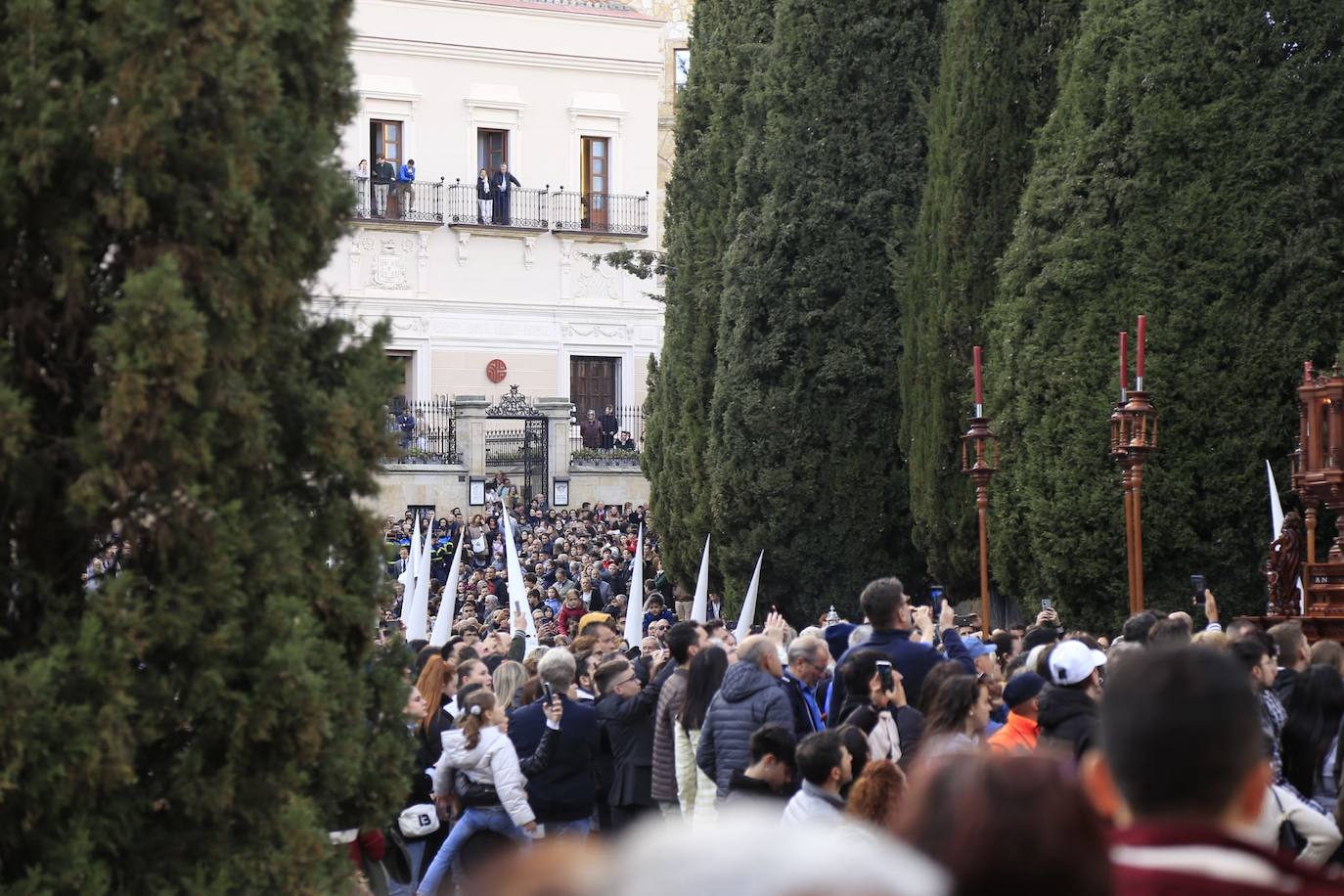 La Cofradía del Rosario hace brillar a Jesús de la Redención en el Sábado de Pasión