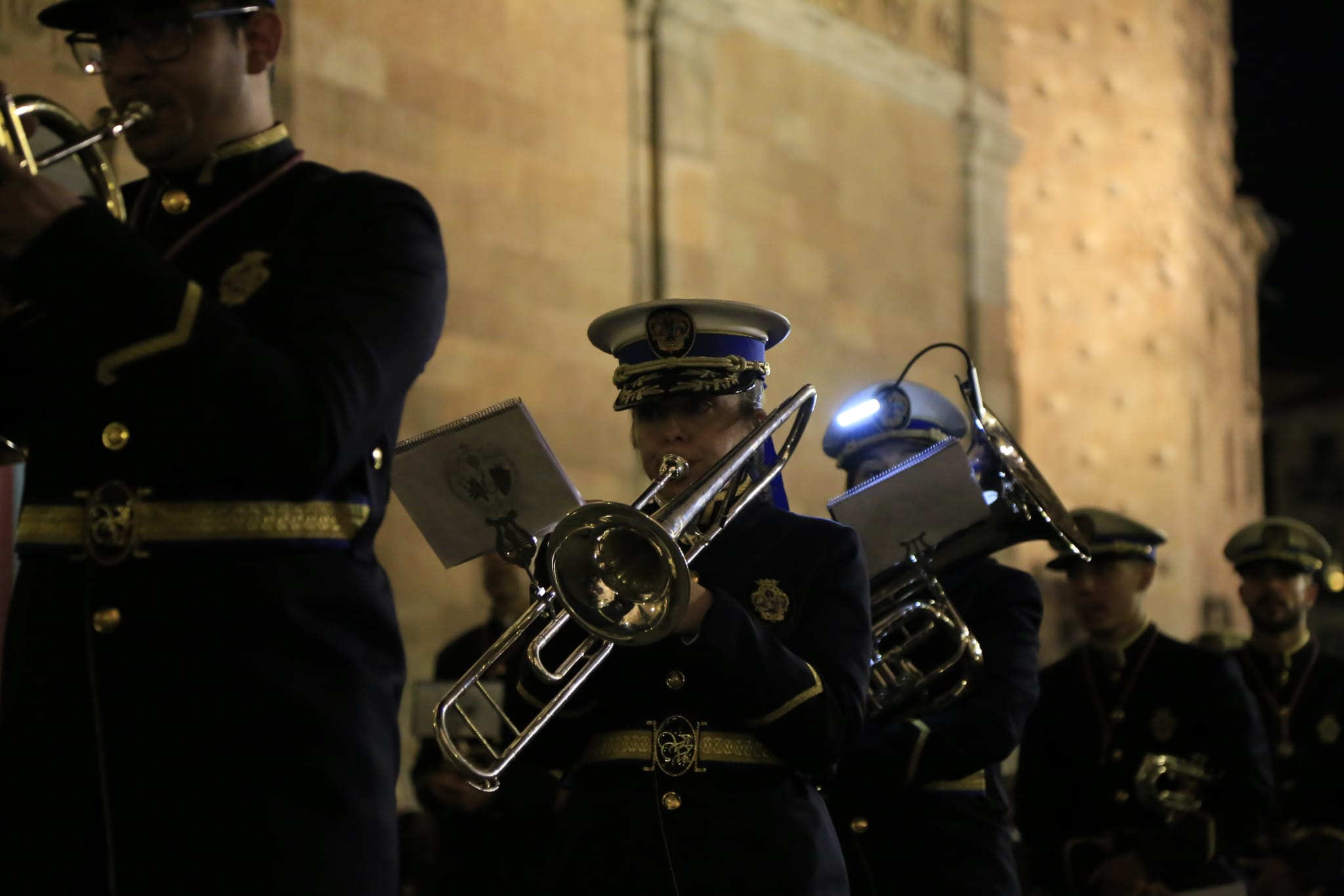 La solemnidad de Jesús Flagelado envuelve la noche de Salamanca