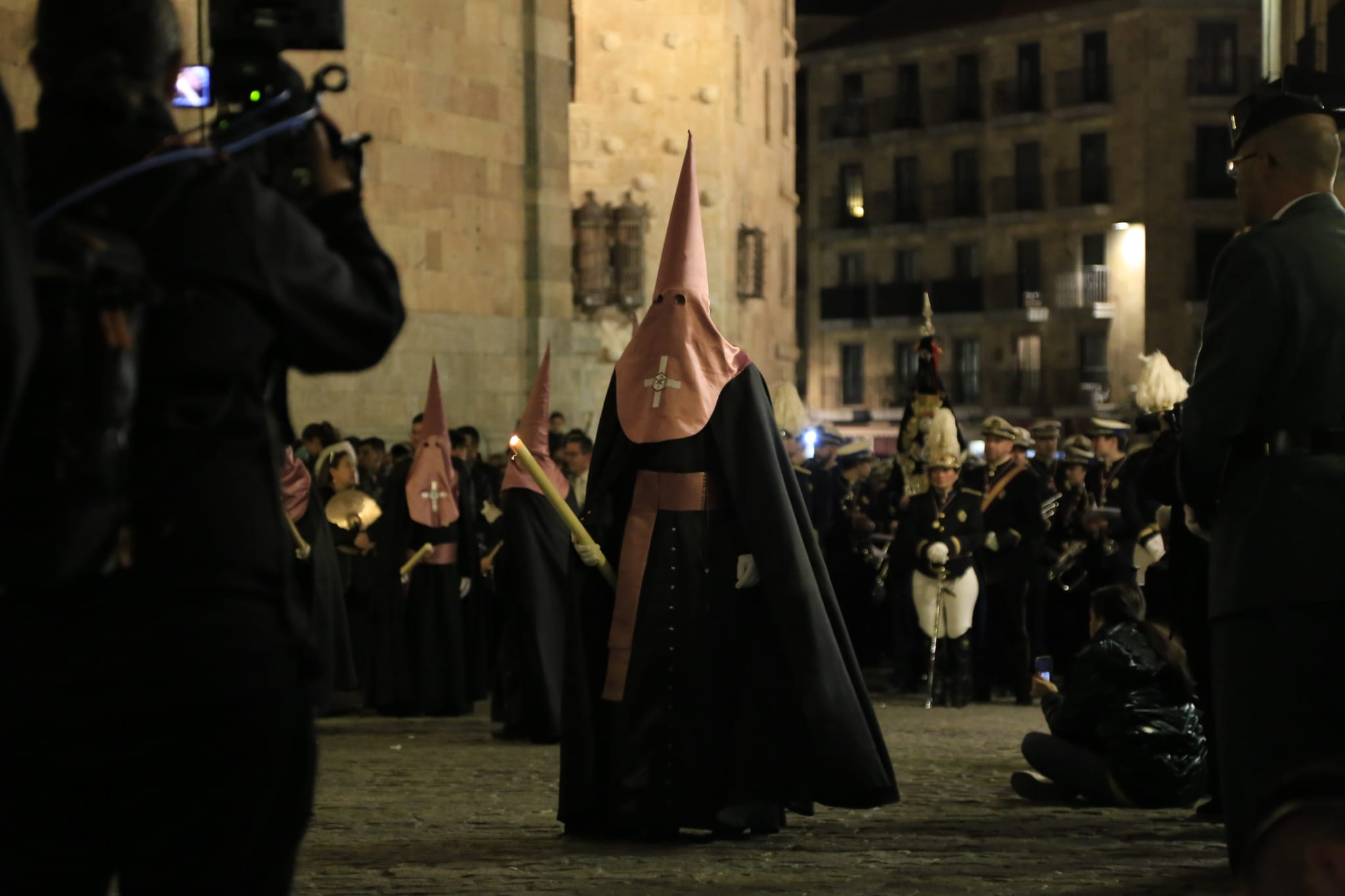 La solemnidad de Jesús Flagelado envuelve la noche de Salamanca