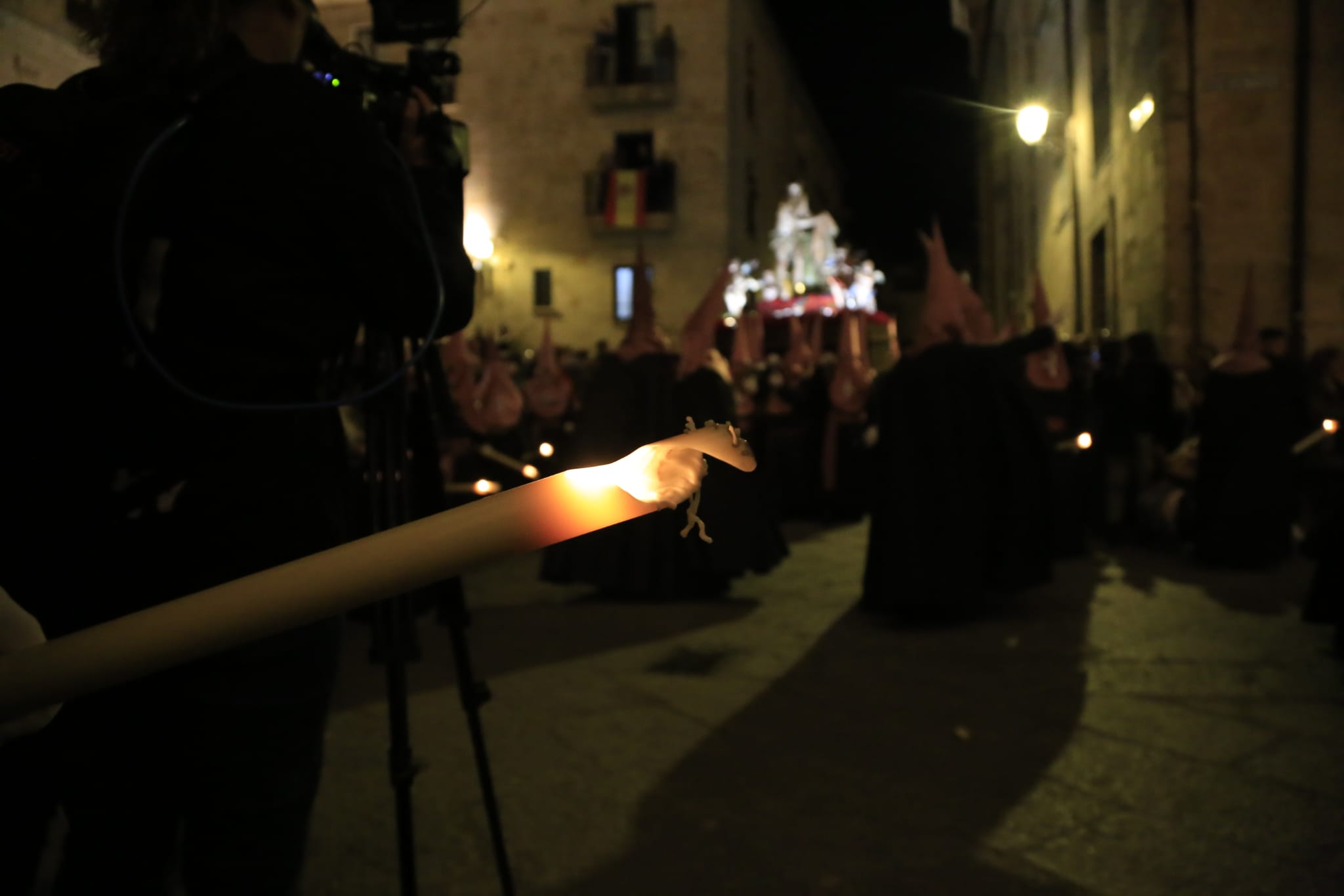 La solemnidad de Jesús Flagelado envuelve la noche de Salamanca