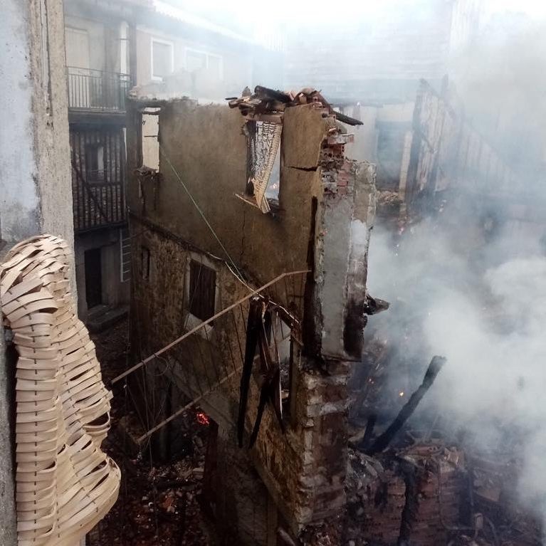 Extinguido el voraz fuego de La Alberca