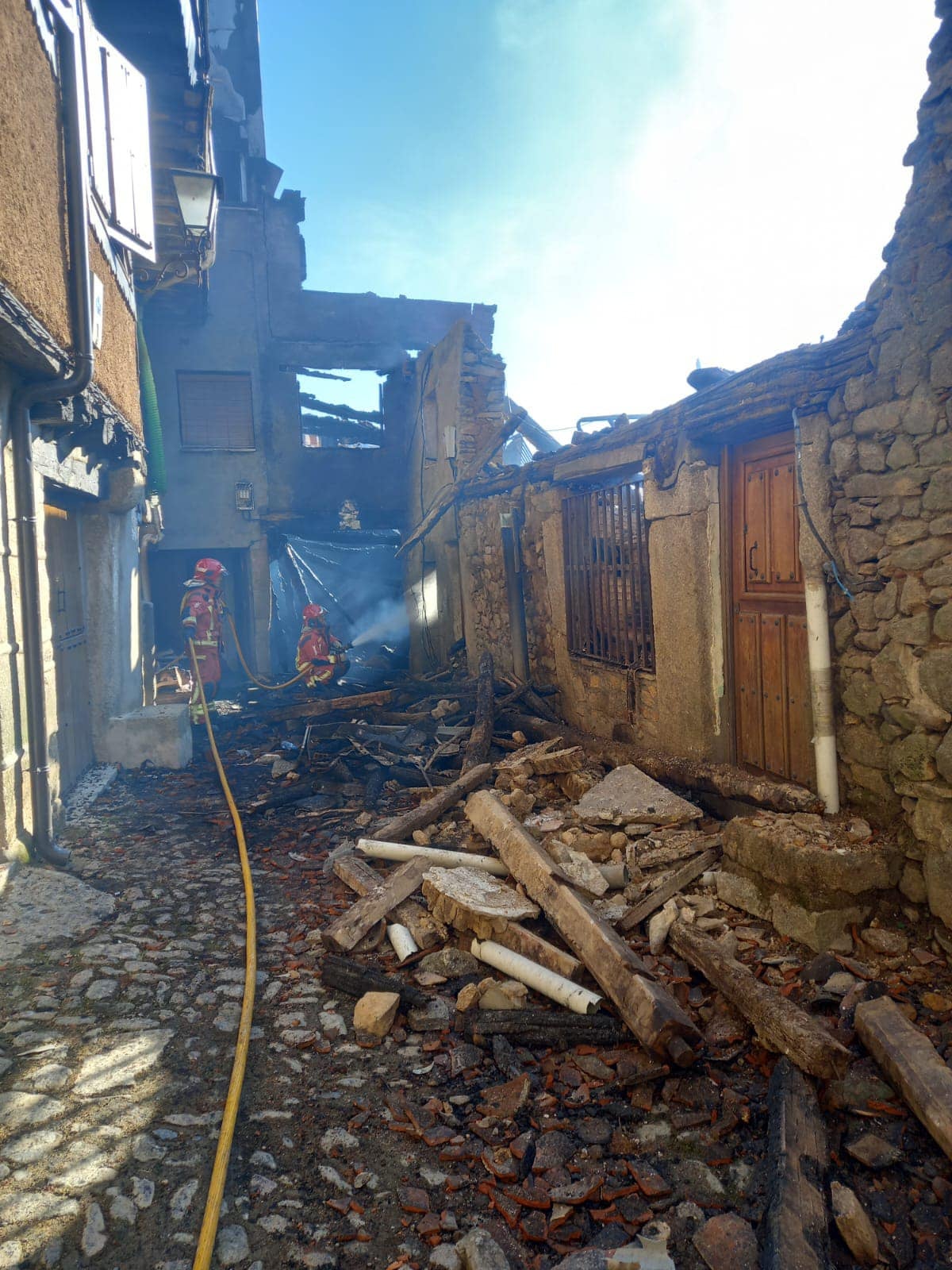 Extinguido el voraz fuego de La Alberca