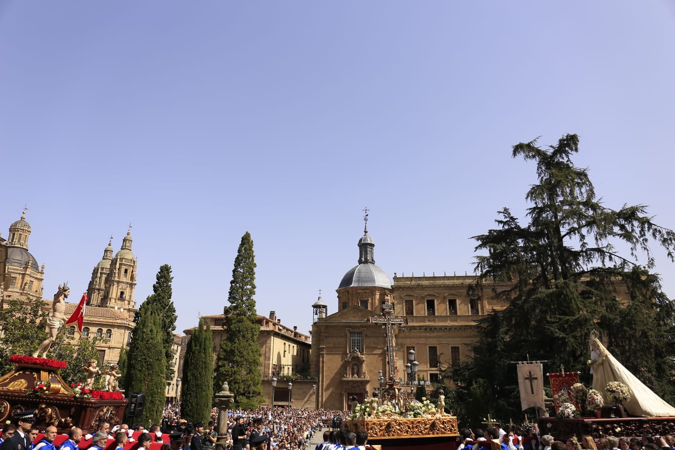 El tradicional Encuentro culmina la Semana Santa salmantina