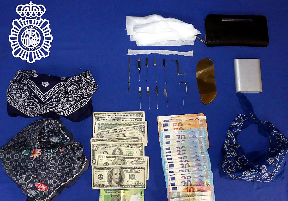 Botín sustraido a los detenidos.