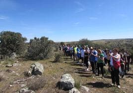 Marcha de senderismo solidario de Aspaym en Malpartida (Salamanca)