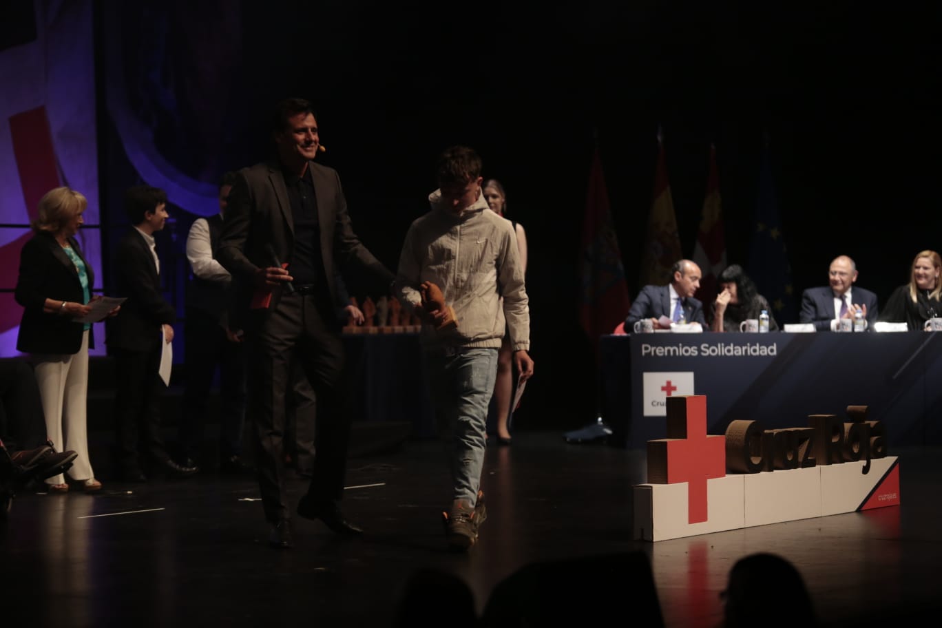 La solidaridad con Ucrania brilla en la gala de Cruz Roja