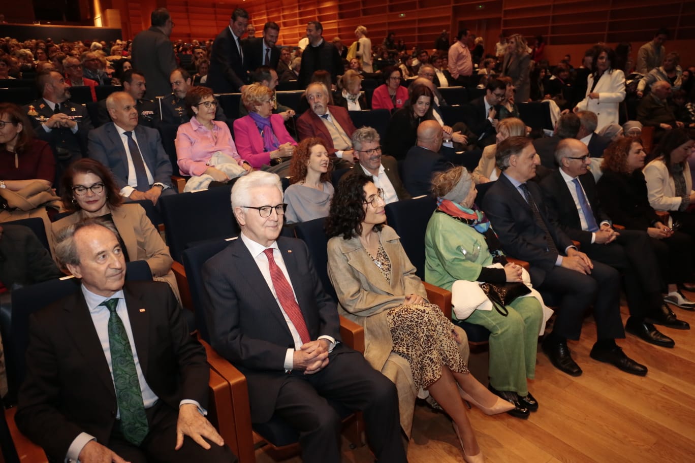 La solidaridad con Ucrania brilla en la gala de Cruz Roja