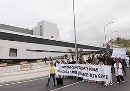 La manifestación de trabajadores del Hospital de Salamanca por sus derechos.