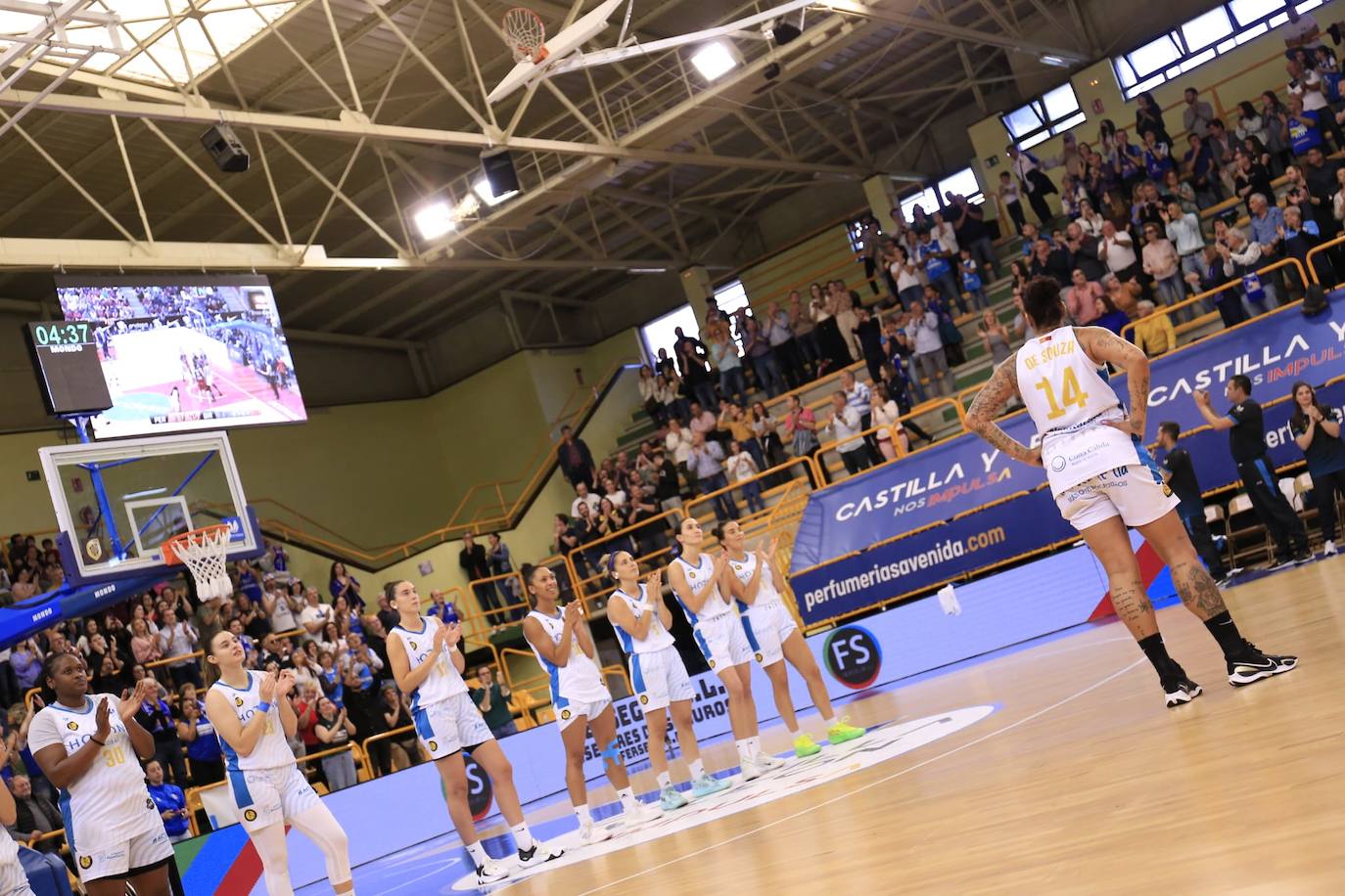 Erika de Souza se despide del baloncesto