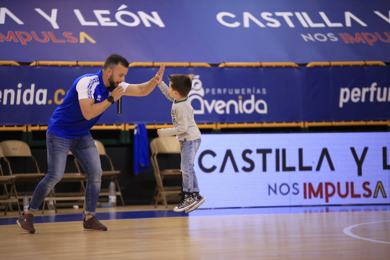 Avenida vence a Jairis y mira al playoff