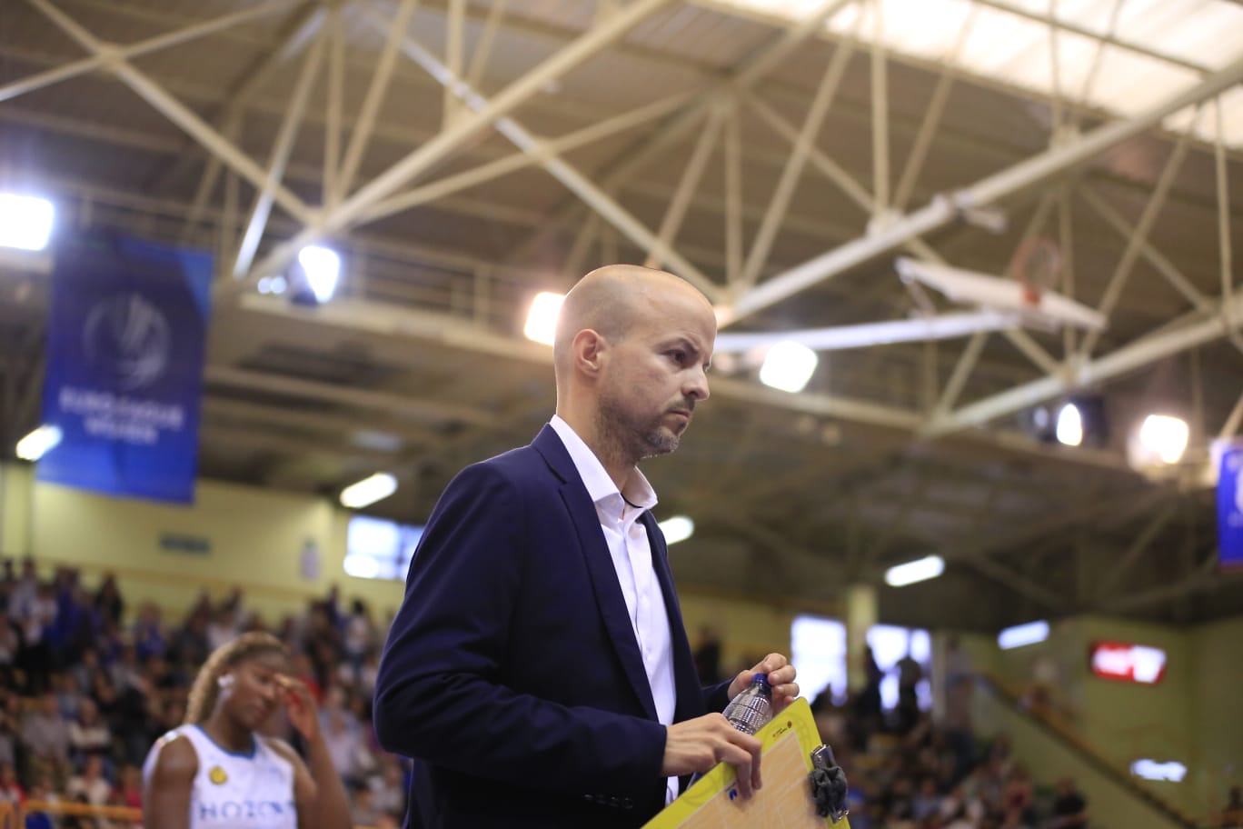 Avenida vence a Jairis y mira al playoff