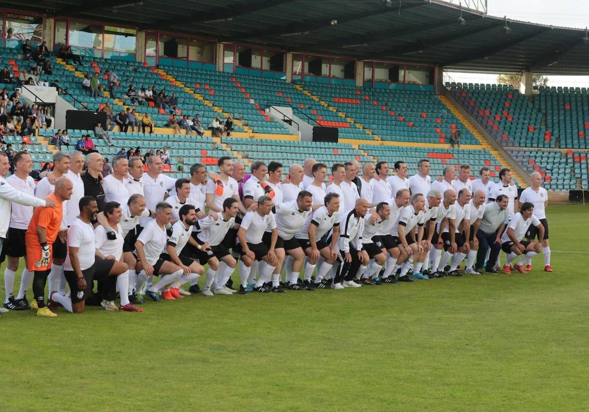 Partido entre veteranos de la UDS y el FC Barcelona por el centenario