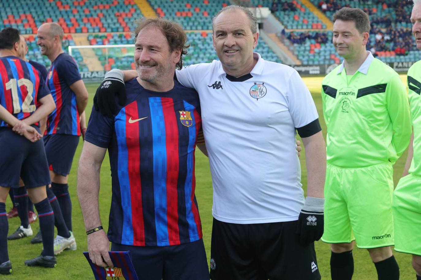 Partido entre veteranos de la UDS y el FC Barcelona por el centenario