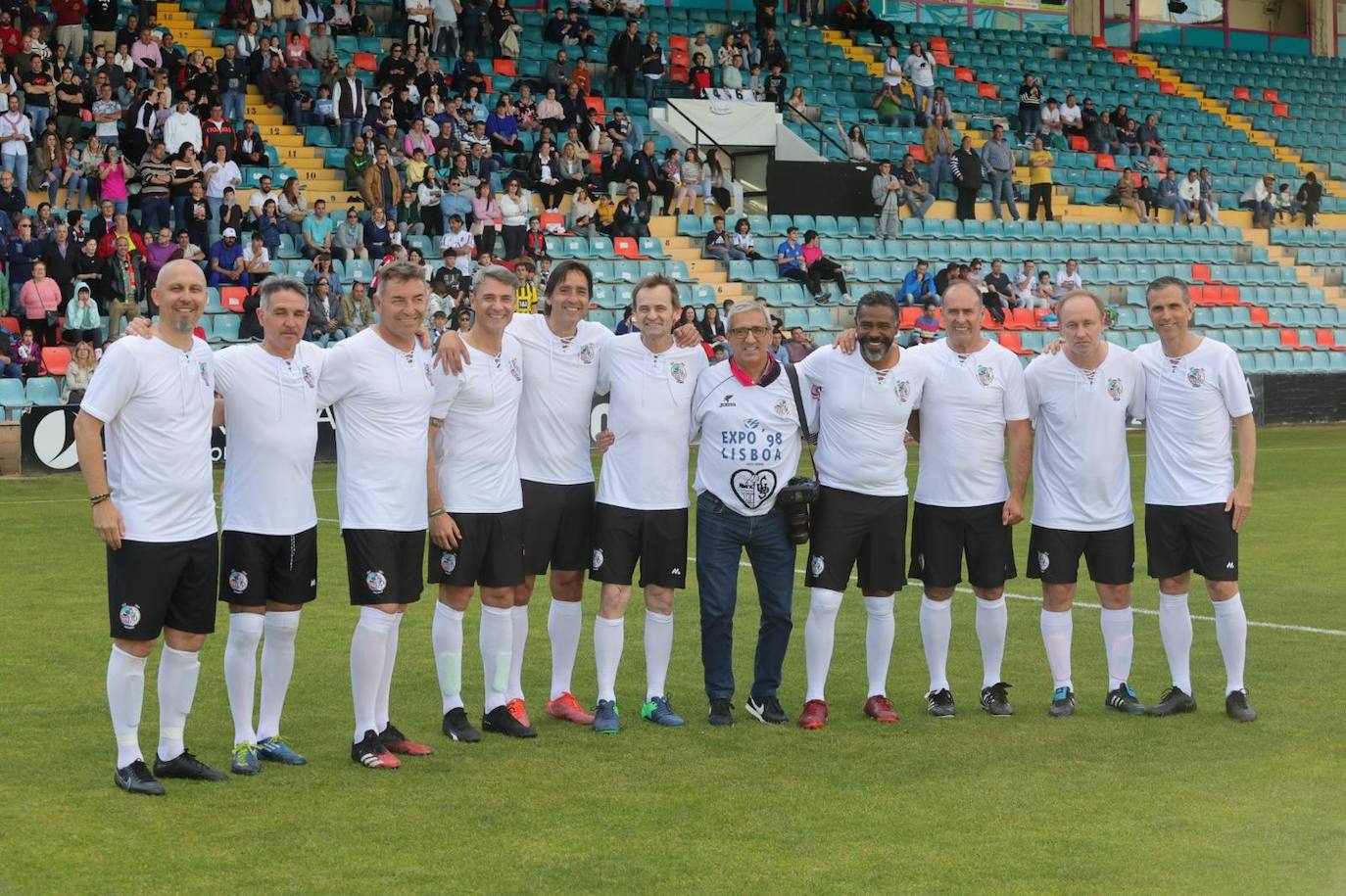 Partido entre veteranos de la UDS y el FC Barcelona por el centenario