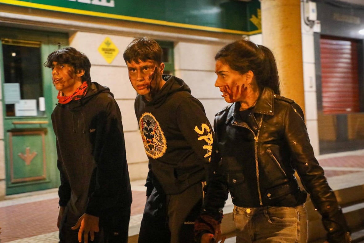 Más de 300 jóvenes participan en el juego de rol Survival Zombie en Carbajosa