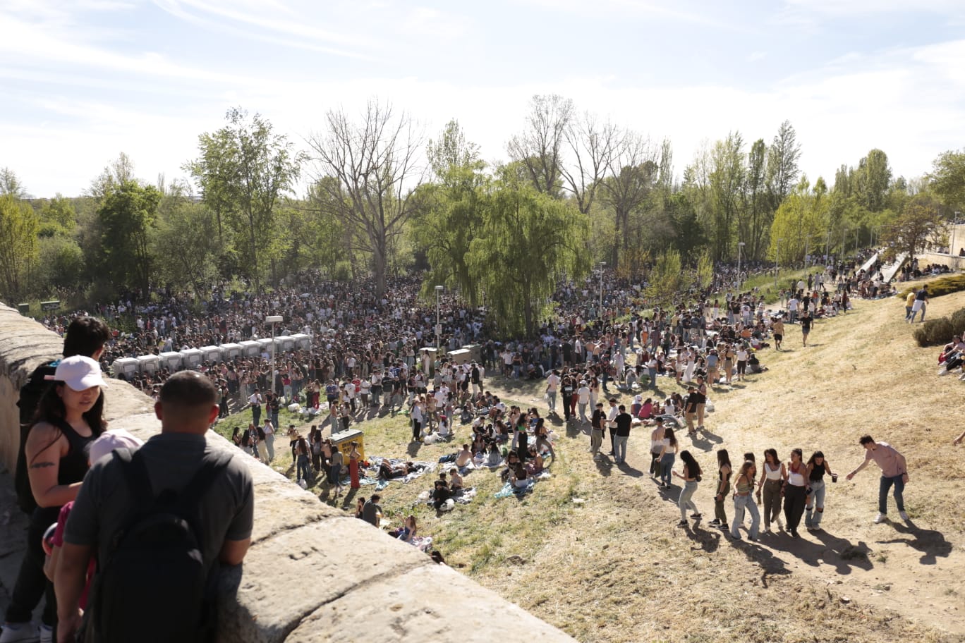 Animada tarde de Lunes de Aguas con algunos incidentes sanitarios