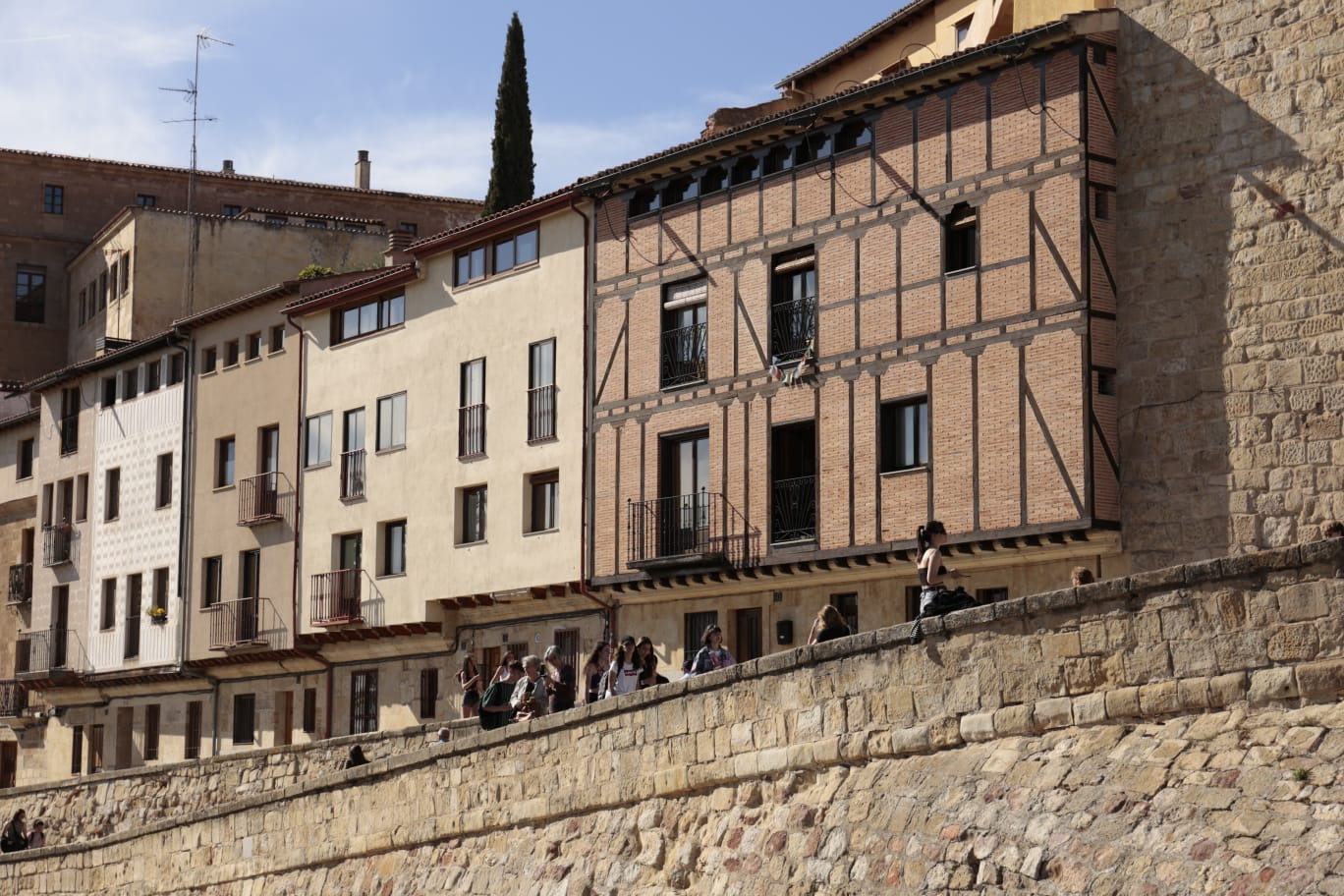 Animada tarde de Lunes de Aguas con algunos incidentes sanitarios