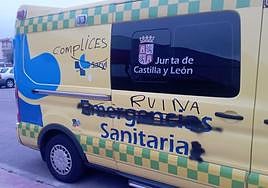 Pintadas en una ambulancia de Sacyl como protesta de los profesionales de este sector.