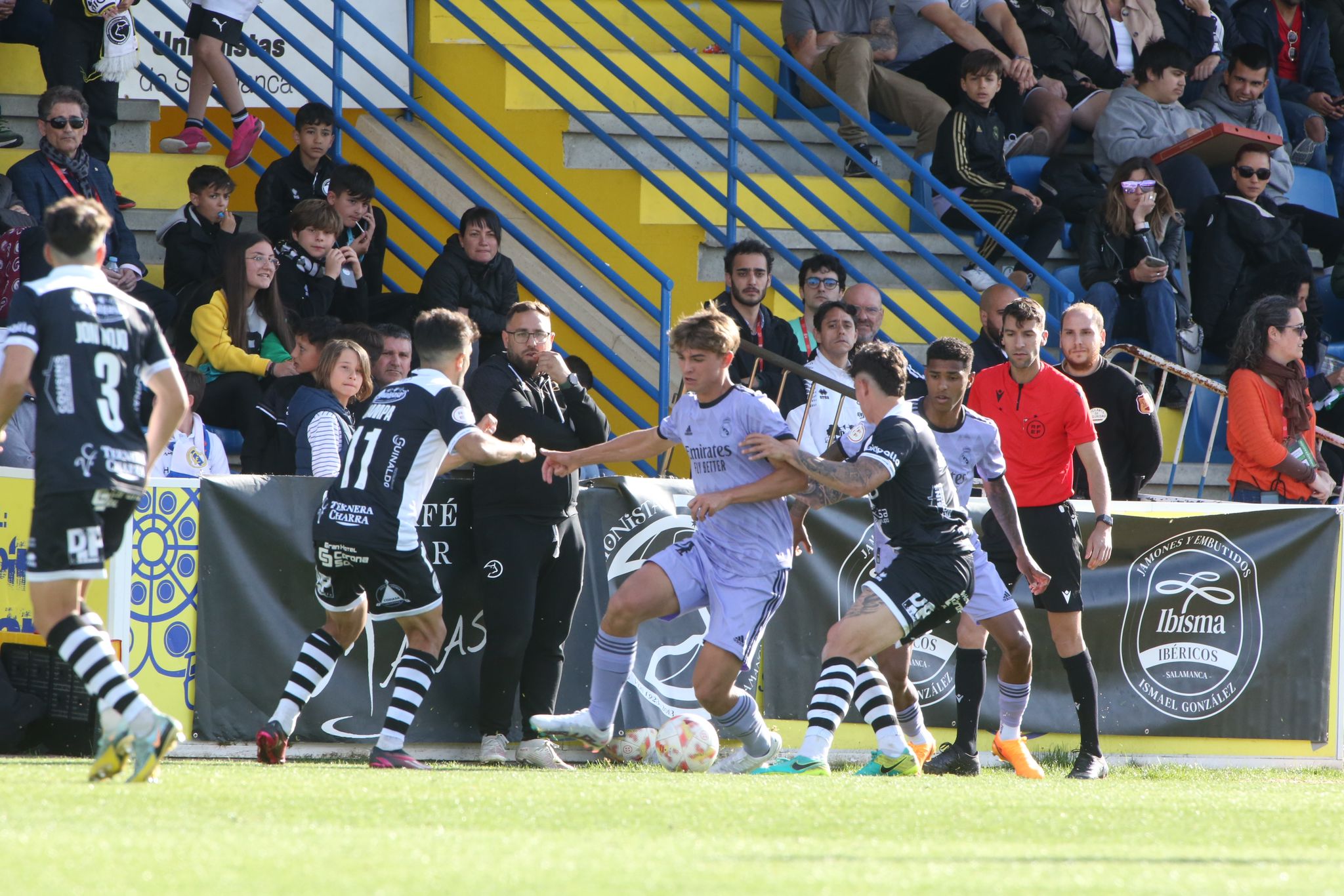 Unionistas vence al Madrid Castilla de Raúl y sueña con el play-off