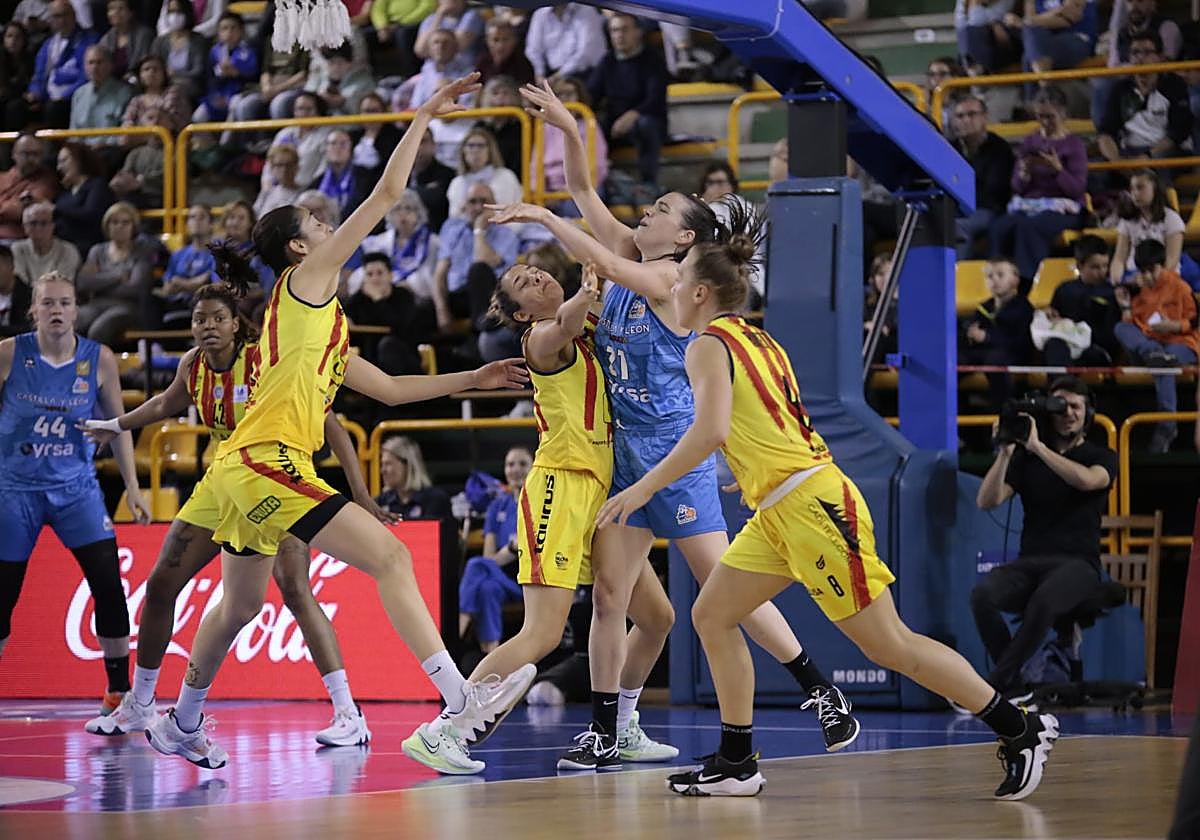 Avenida vence con comidad a Cadí La Seu para acceder a semis