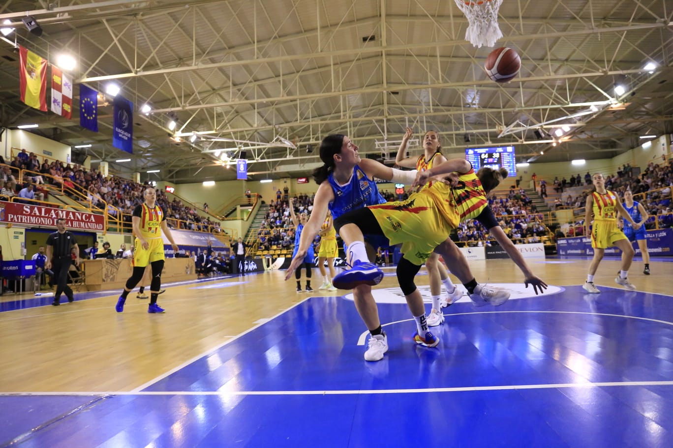 Avenida vence con comidad a Cadí La Seu para acceder a semis